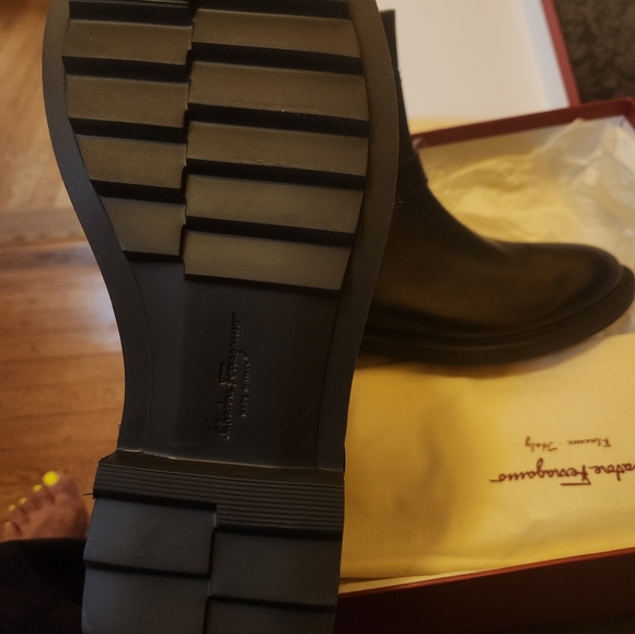 SALVATORE FERRAGAMO booties Boots BRAND NEW - Picture 3 of 15